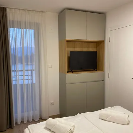 As Srebrno Jezero * Veliko Gradište