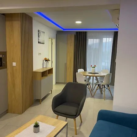 As Srebrno Jezero Apartment *