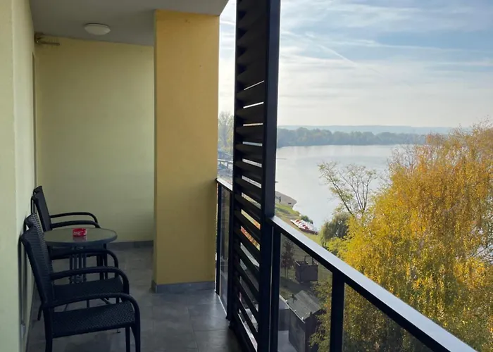 As Srebrno Jezero * Veliko Gradište